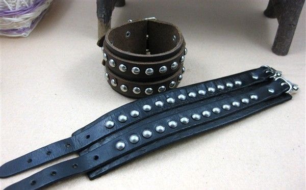 Pulseira em couro de alta qualidade Punk com rebites
